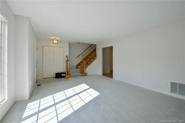 $2,700 | 14 Harold Road, Unit 14, Farmington, CT 06032