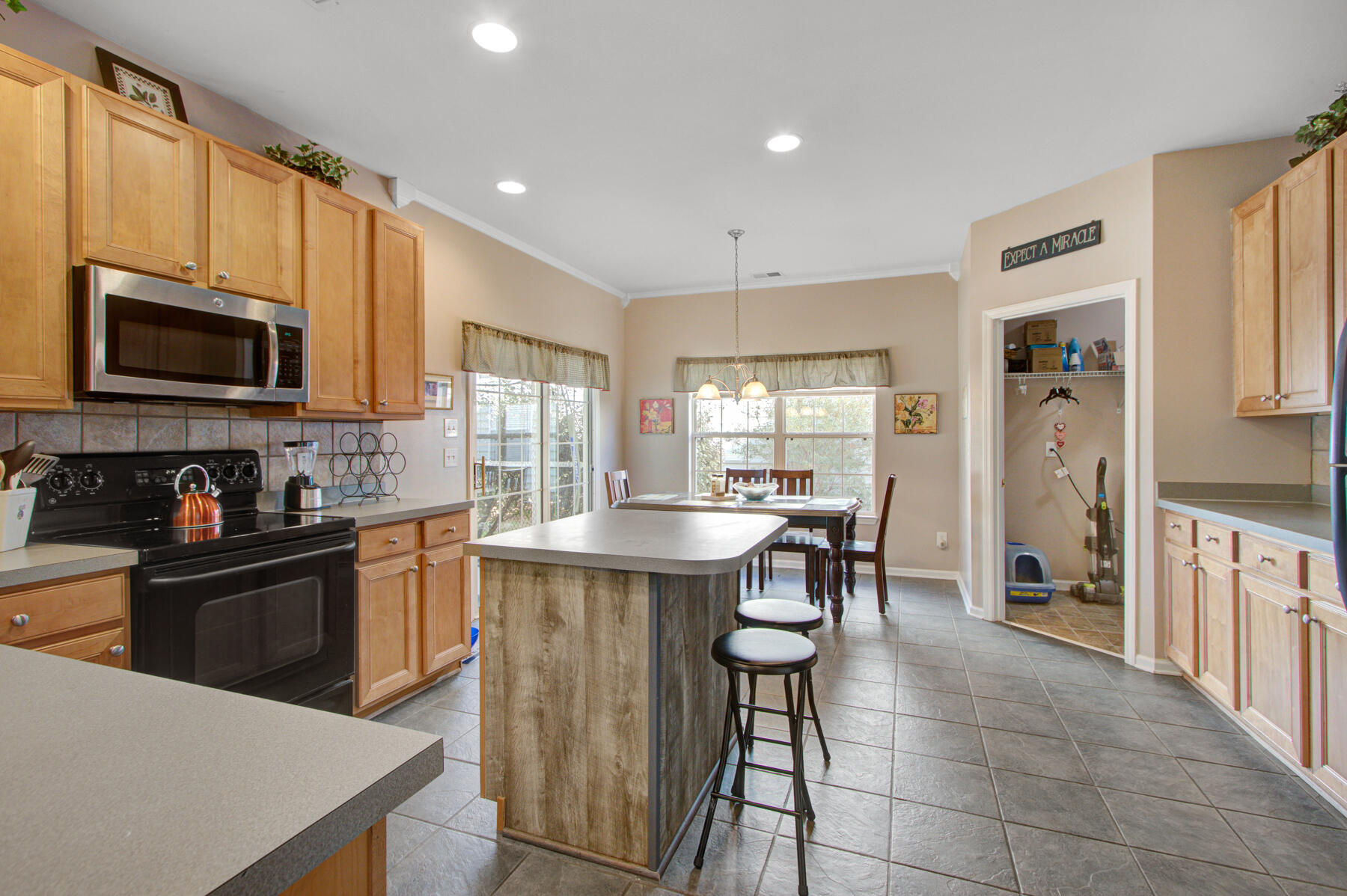 111 Back Tee Circle Summerville, SC 29485 - Photo 15 of 42 111 Back Tee Cir. Summerville SC (15)