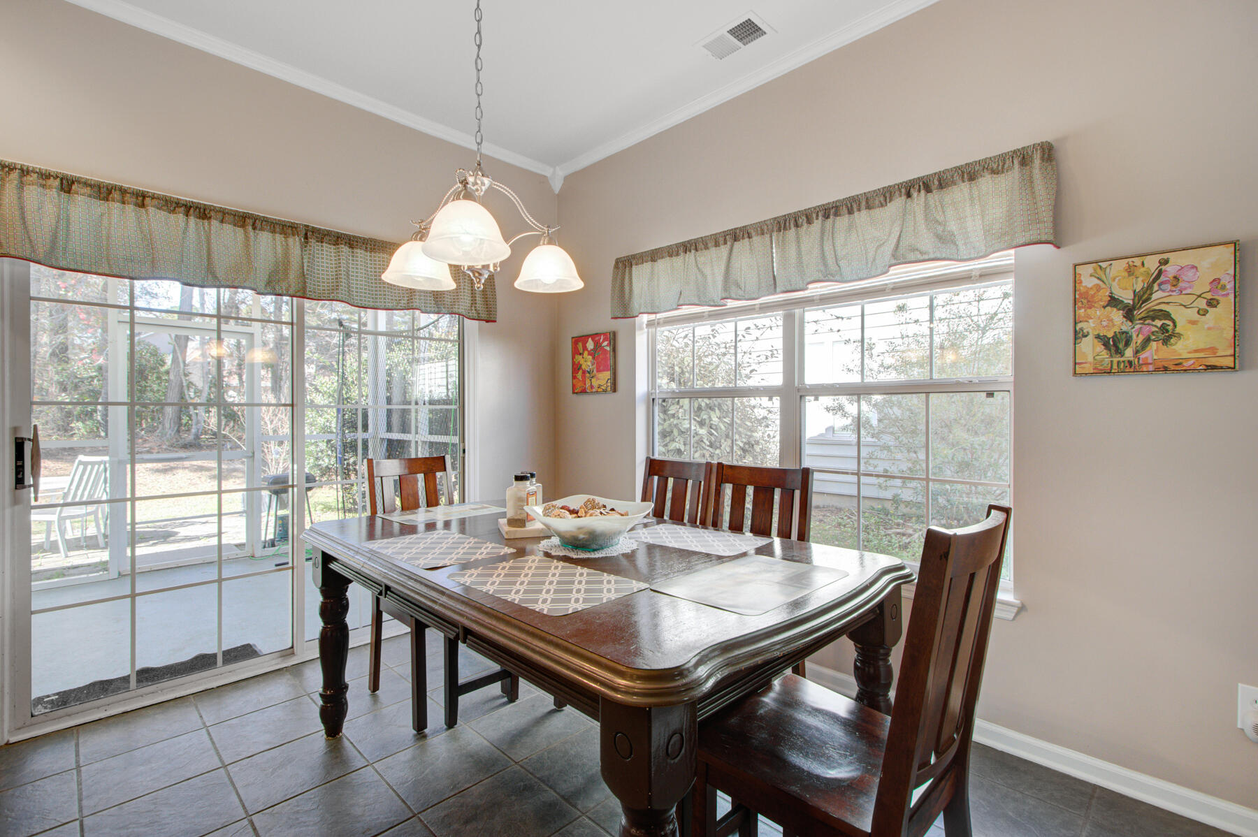 111 Back Tee Circle Summerville, SC 29485 - Photo 17 of 42 111 Back Tee Cir. Summerville SC (17)