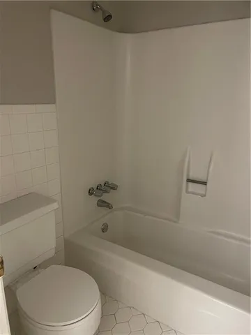 $1,250 | 1044 Lake Avenue, Metairie, LA 70005