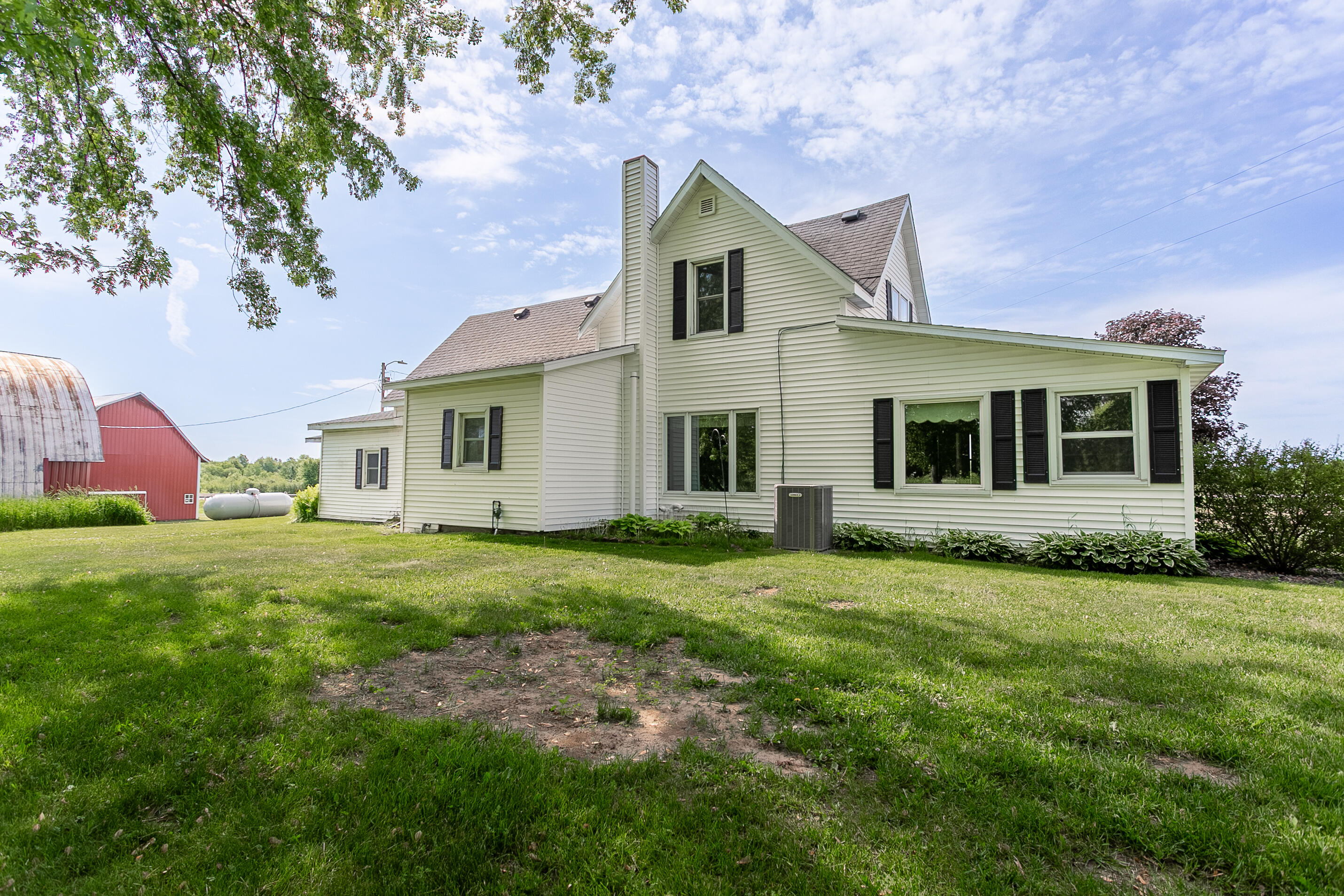 N14386 Town Line Road Cleveland, WI 54741 - Photo 9 of 50 008