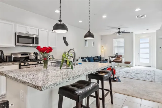 $2,050 | 120 Corretto Corner Avenue, Henderson, NV 89015