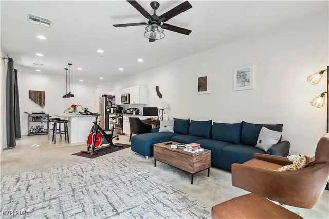 $2,050 | 120 Corretto Corner Avenue, Henderson, NV 89015