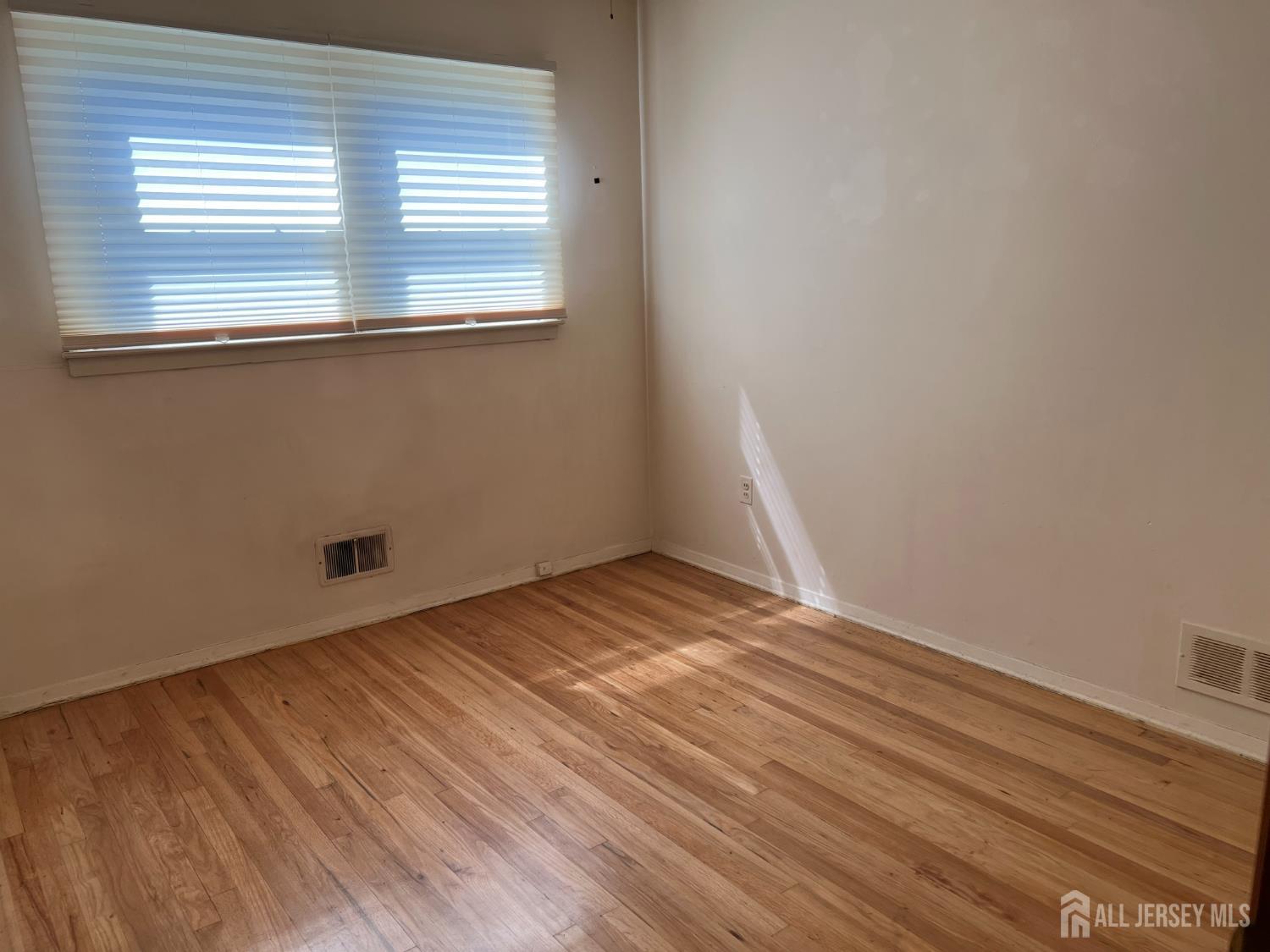31 Mercer Road Old Bridge, NJ 08857 - Photo 12 of 16 Gallery Image 12