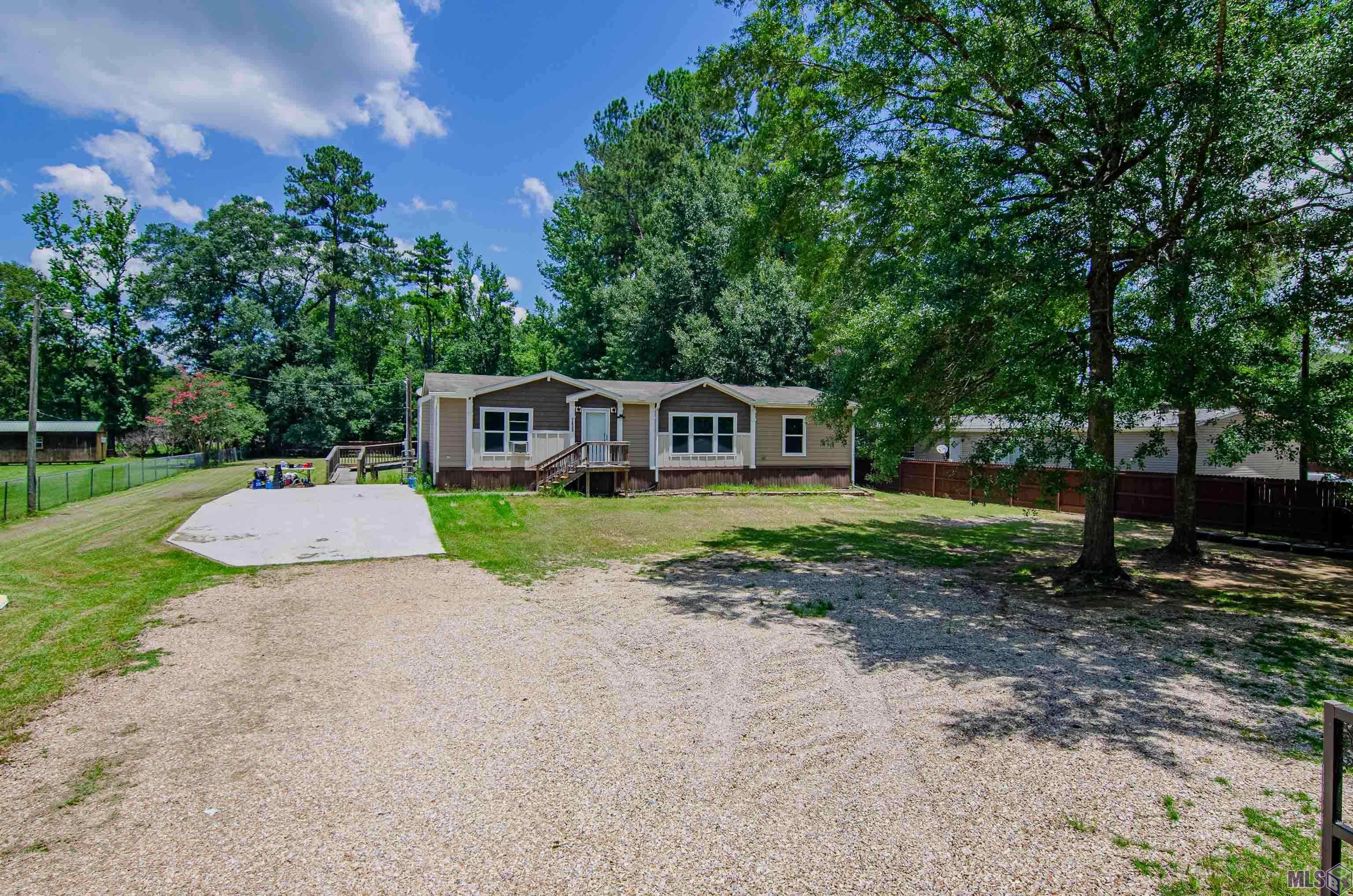 7633 Pine Bluff Road Denham Springs, LA 70726 - Photo 3 of 21 Gallery Image 3