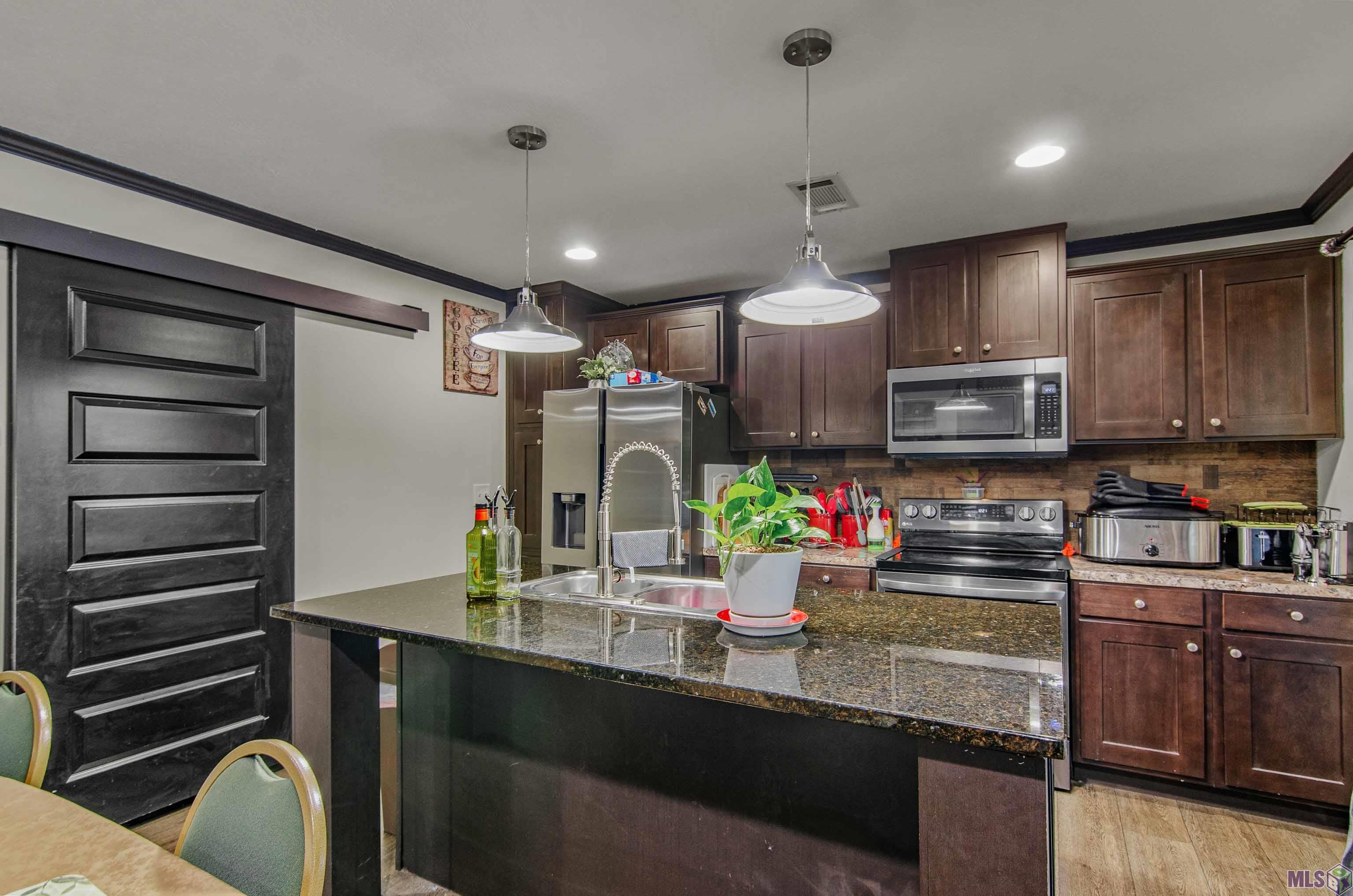 7633 Pine Bluff Road Denham Springs, LA 70726 - Photo 10 of 21 Gallery Image 10