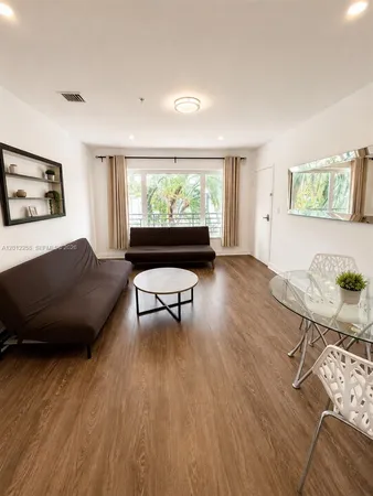 $2,999 | 1540 Jefferson Avenue, Unit 2, Miami Beach, FL 33139