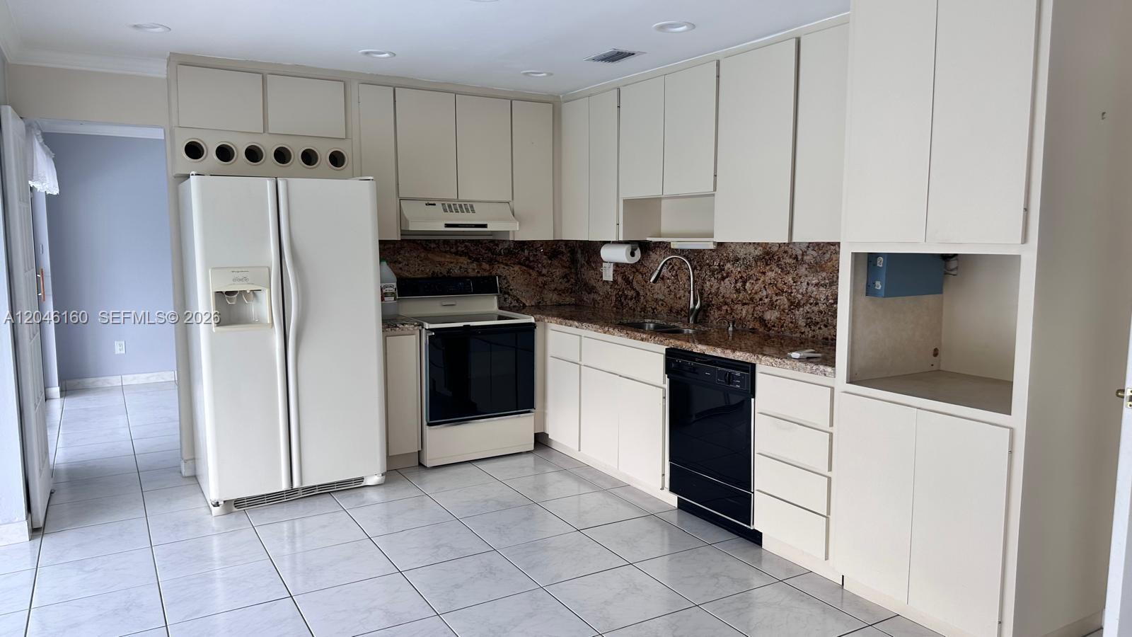 10321 Southwest 17th Street Miami, FL 33165 - Photo 4 of 16