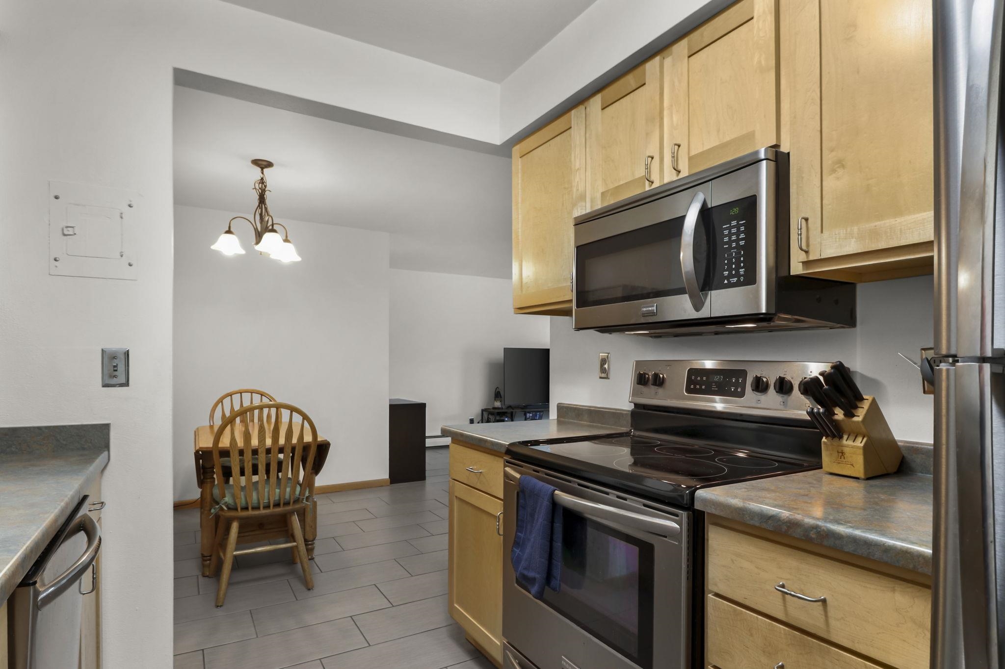 50 Whitcomb Circle, Unit 5 Madison, WI 53711 - Photo 11 of 35