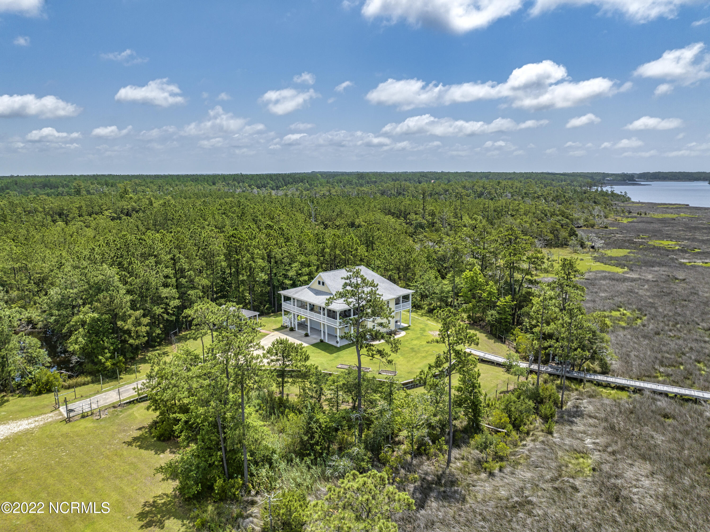 751 Osprey Point Road Beaufort, NC 28516 - Photo 39 of 41 065_12
