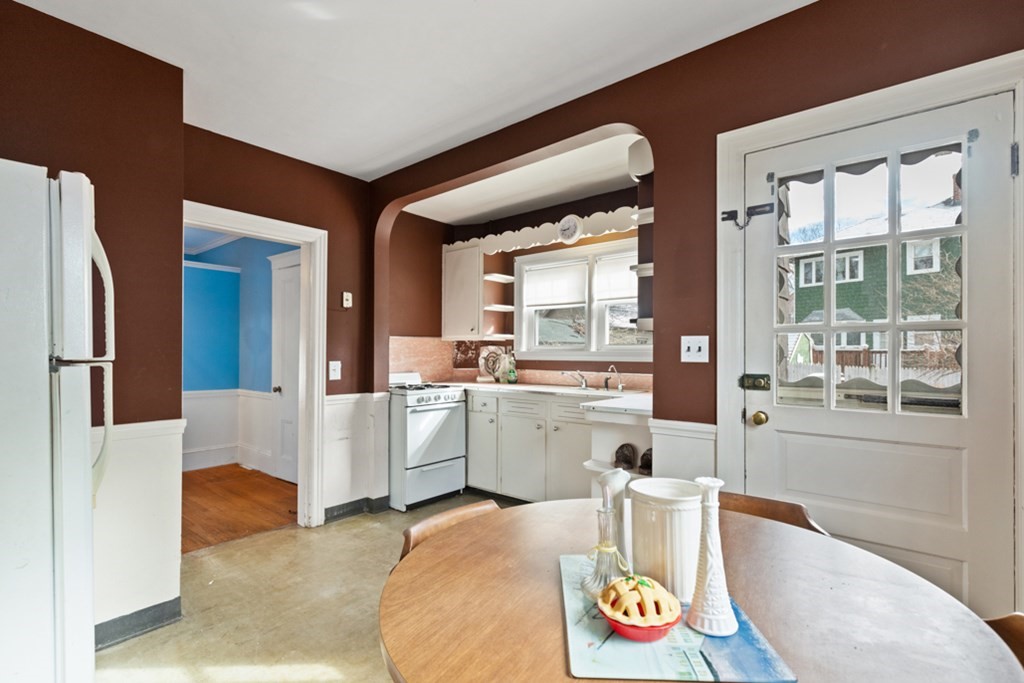 61 Leonard Road Melrose, MA 02176 - Photo 16 of 30 Gallery Image 16
