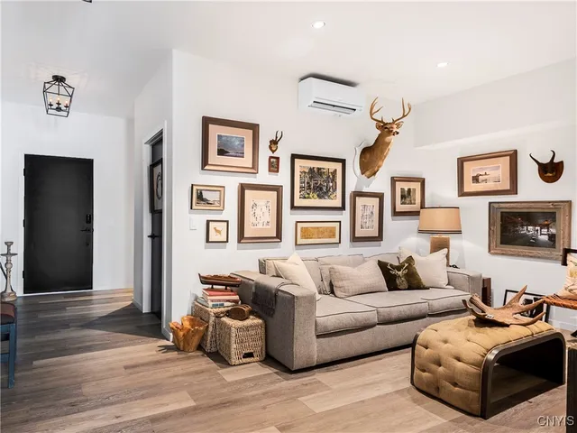 $4,100 | 38 East Genesee Street, Skaneateles, NY 13152