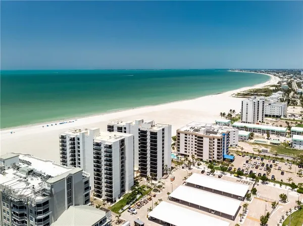 $4,500 | 2 Fairview Boulevard, Fort Myers Beach, FL 33931