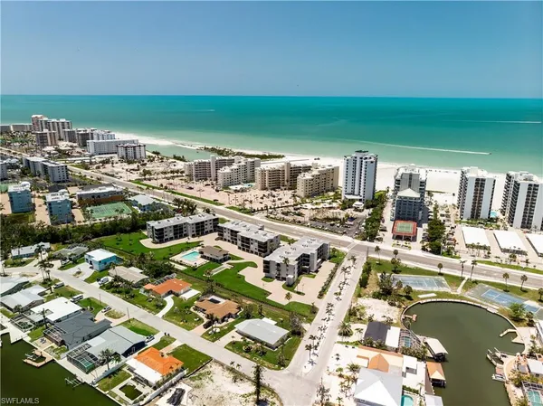 $4,500 | 2 Fairview Boulevard, Fort Myers Beach, FL 33931