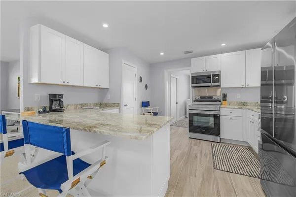 $4,500 | 2 Fairview Boulevard, Fort Myers Beach, FL 33931