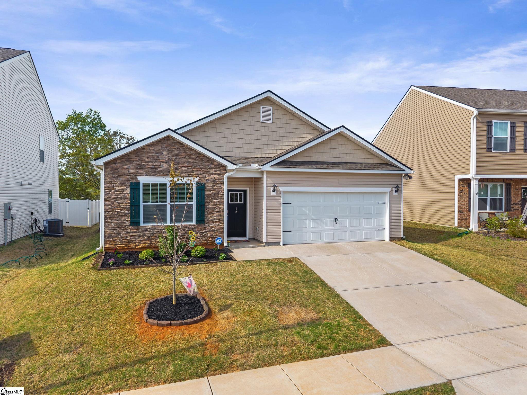 16 Oak Edge Lane Greer, SC 29651 - Photo 4 of 40