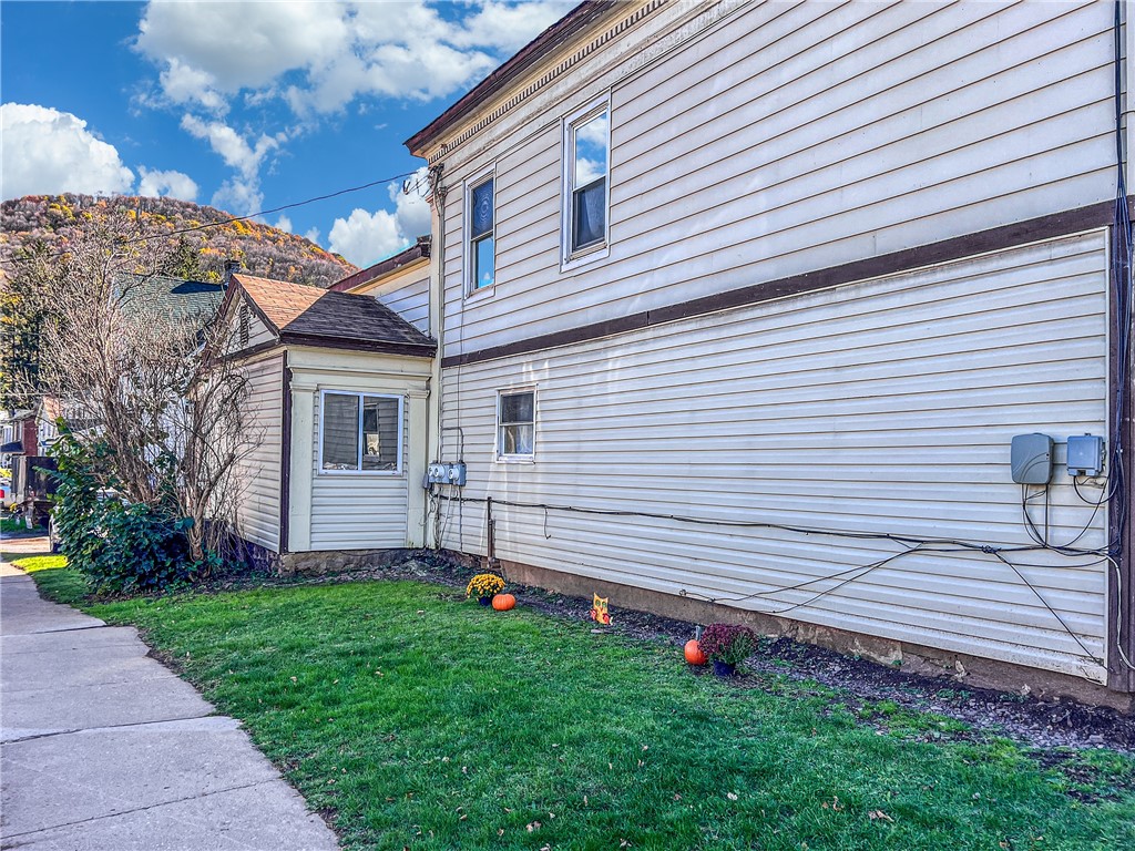 153 Main Street Delhi, NY 13753 - Photo 4 of 30 153 Main Street - 3 Units