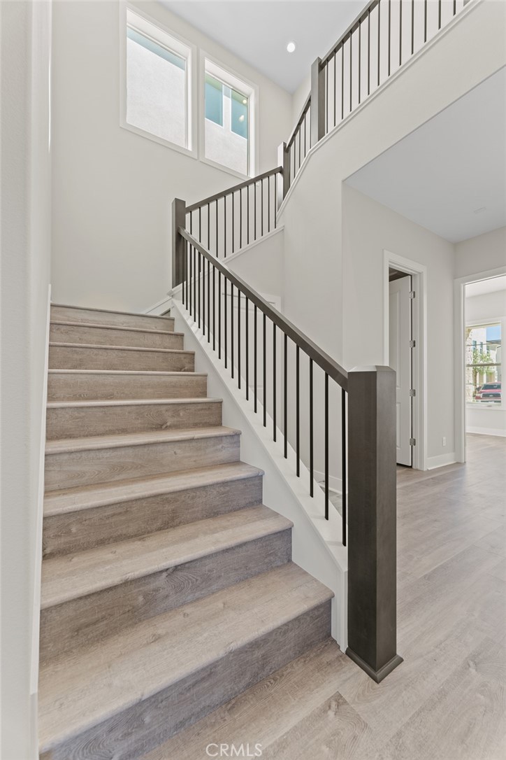 181 Hollyleaf Lake Forest, CA 92630 - Photo 17 of 36 a view of entryway