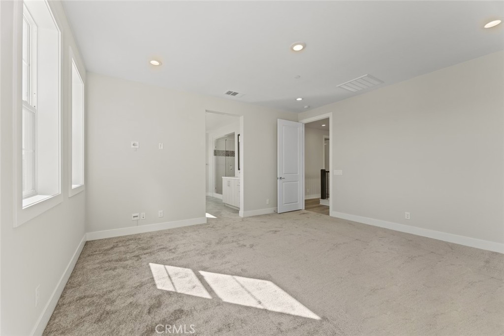 181 Hollyleaf Lake Forest, CA 92630 - Photo 22 of 36 an empty room with window