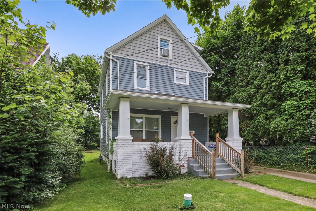 761 Carlysle Street Akron, OH 44310 - Photo 2 of 33
