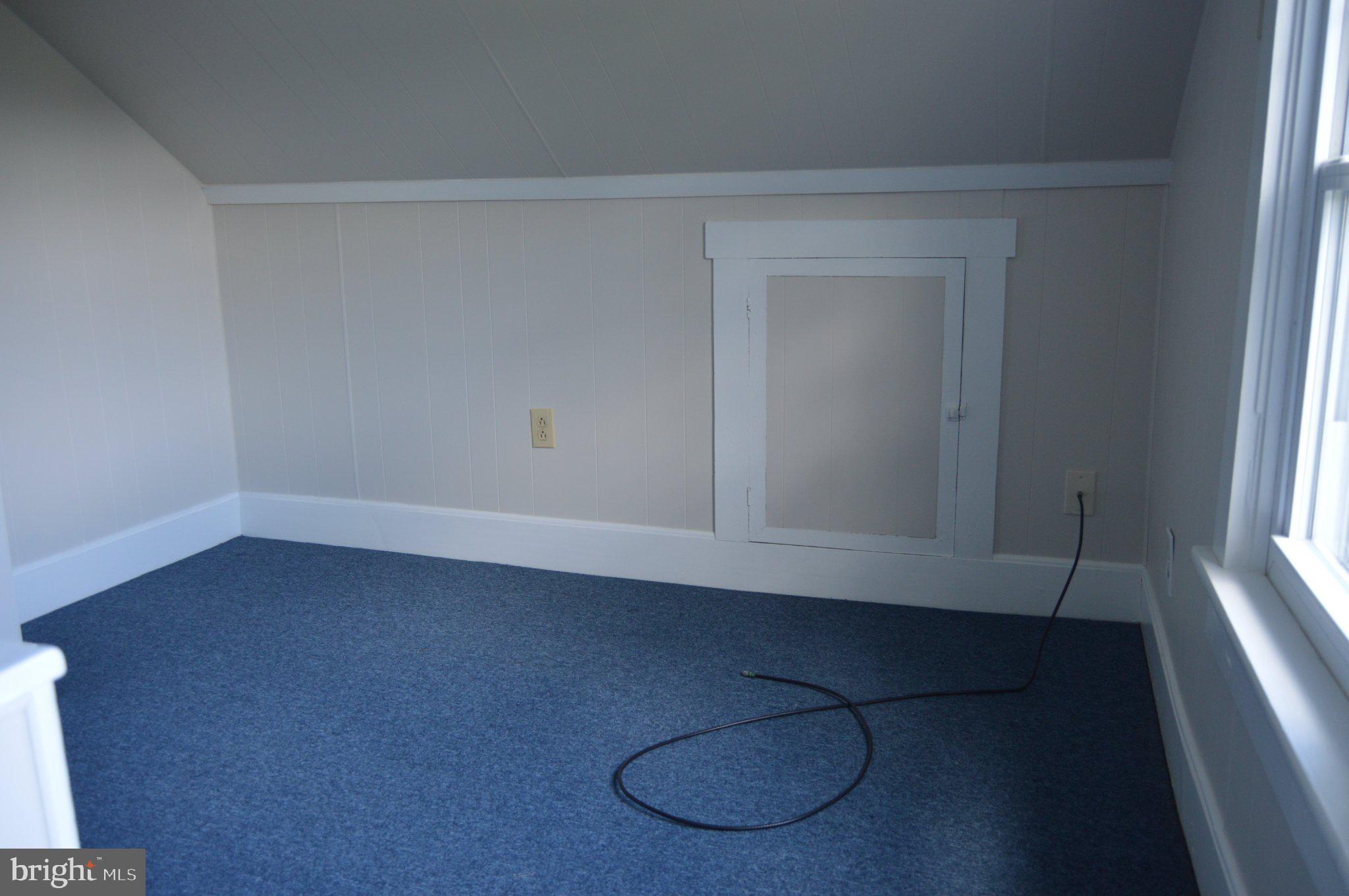 3225 Cold Springs Road Huntingdon, PA 16652 - Photo 28 of 40 an empty room with a window