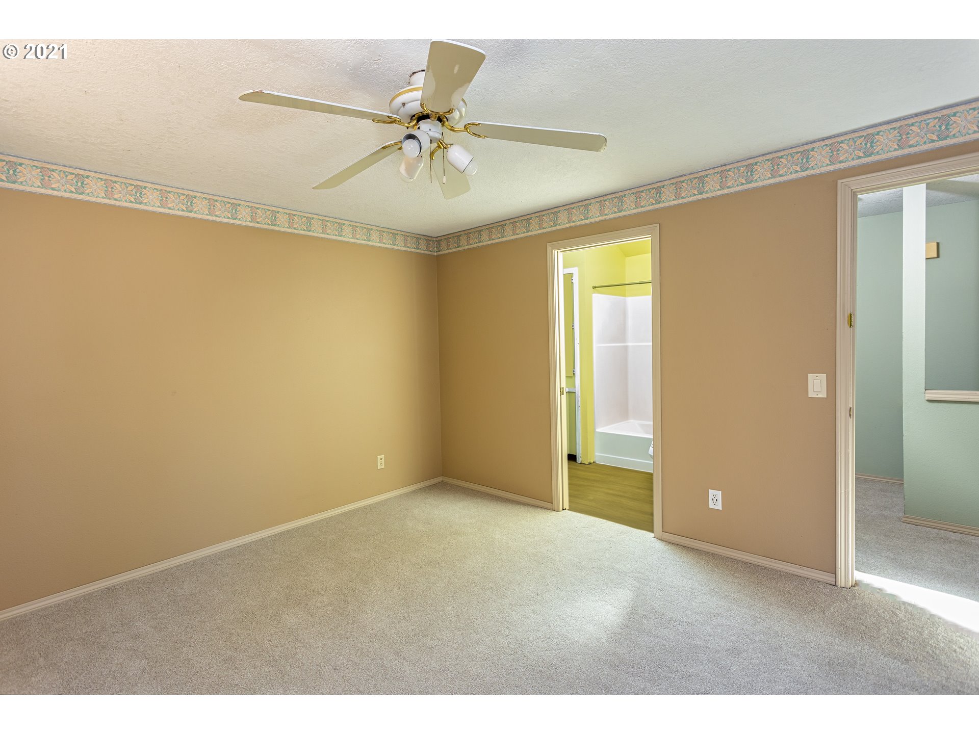 7174 Southwest Linette Way Beaverton, OR 97007 - Photo 13 of 23 Gallery Image 13