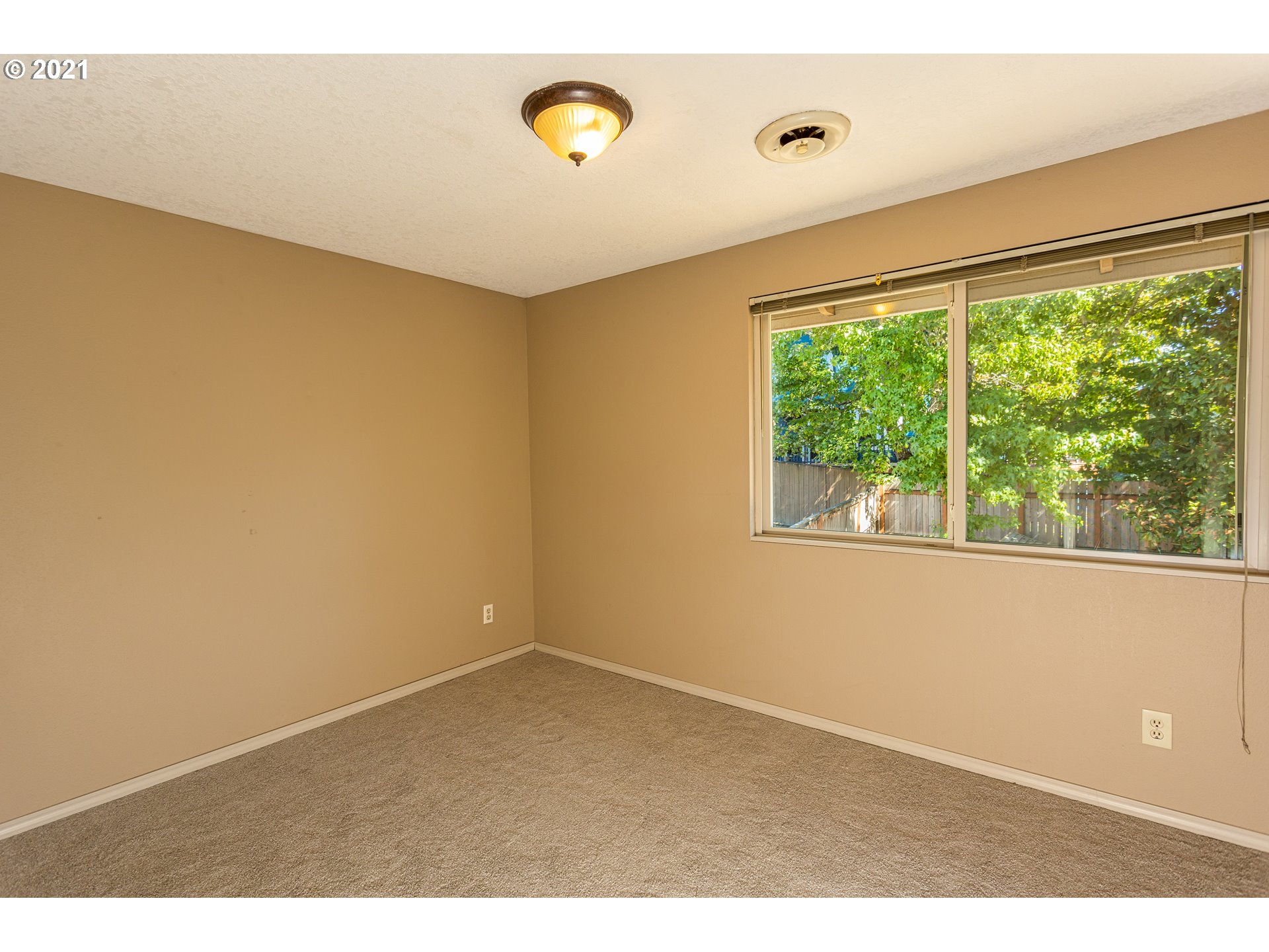7174 Southwest Linette Way Beaverton, OR 97007 - Photo 14 of 23 Gallery Image 14