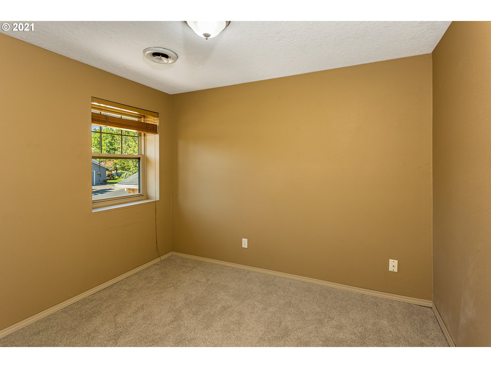 7174 Southwest Linette Way Beaverton, OR 97007 - Photo 16 of 23 Gallery Image 16