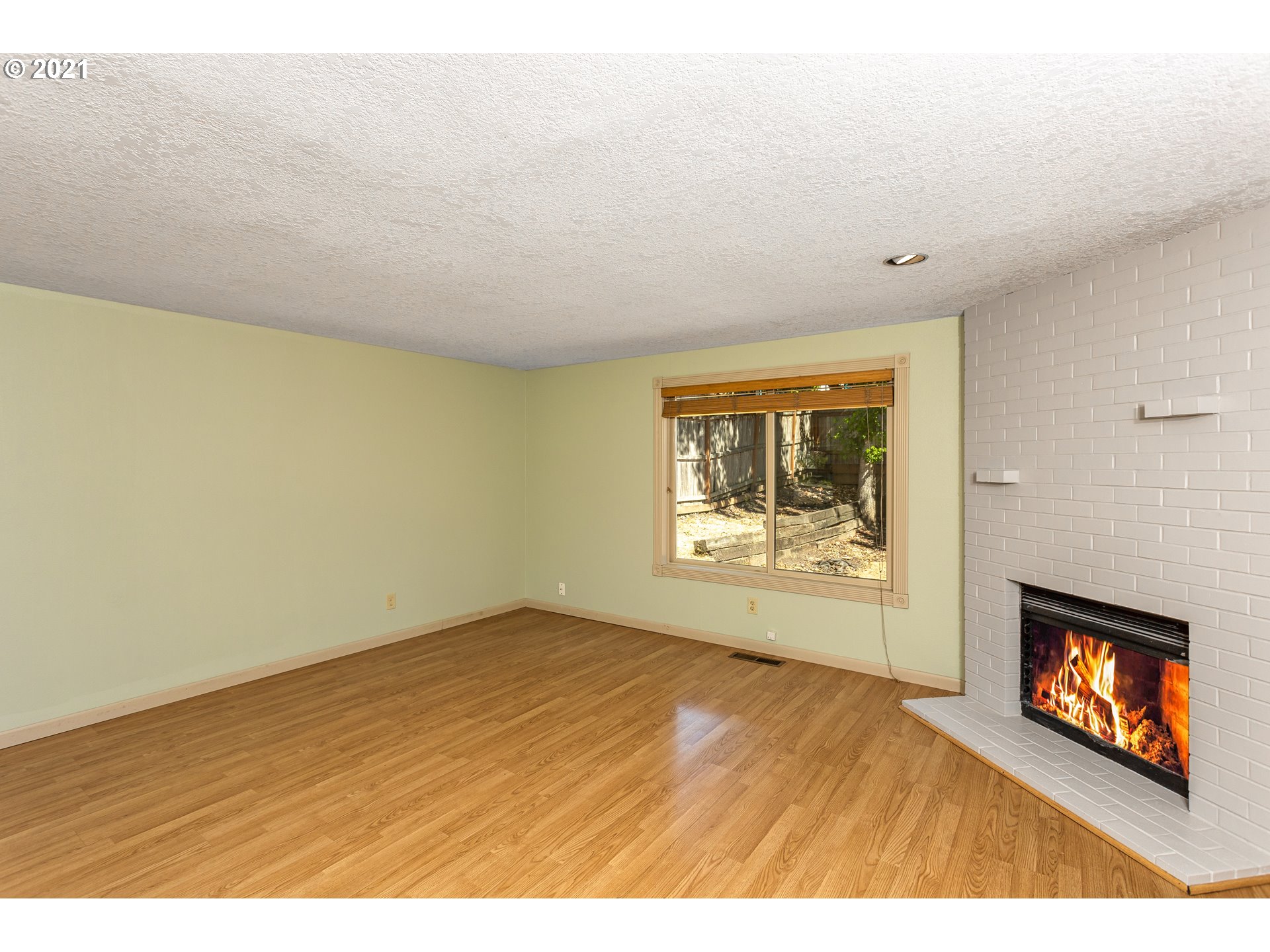 7174 Southwest Linette Way Beaverton, OR 97007 - Photo 6 of 23 Gallery Image 6