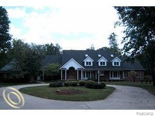 6451 Little Creek Road Rochester, MI 48306 - Photo 1 of 1 Front View