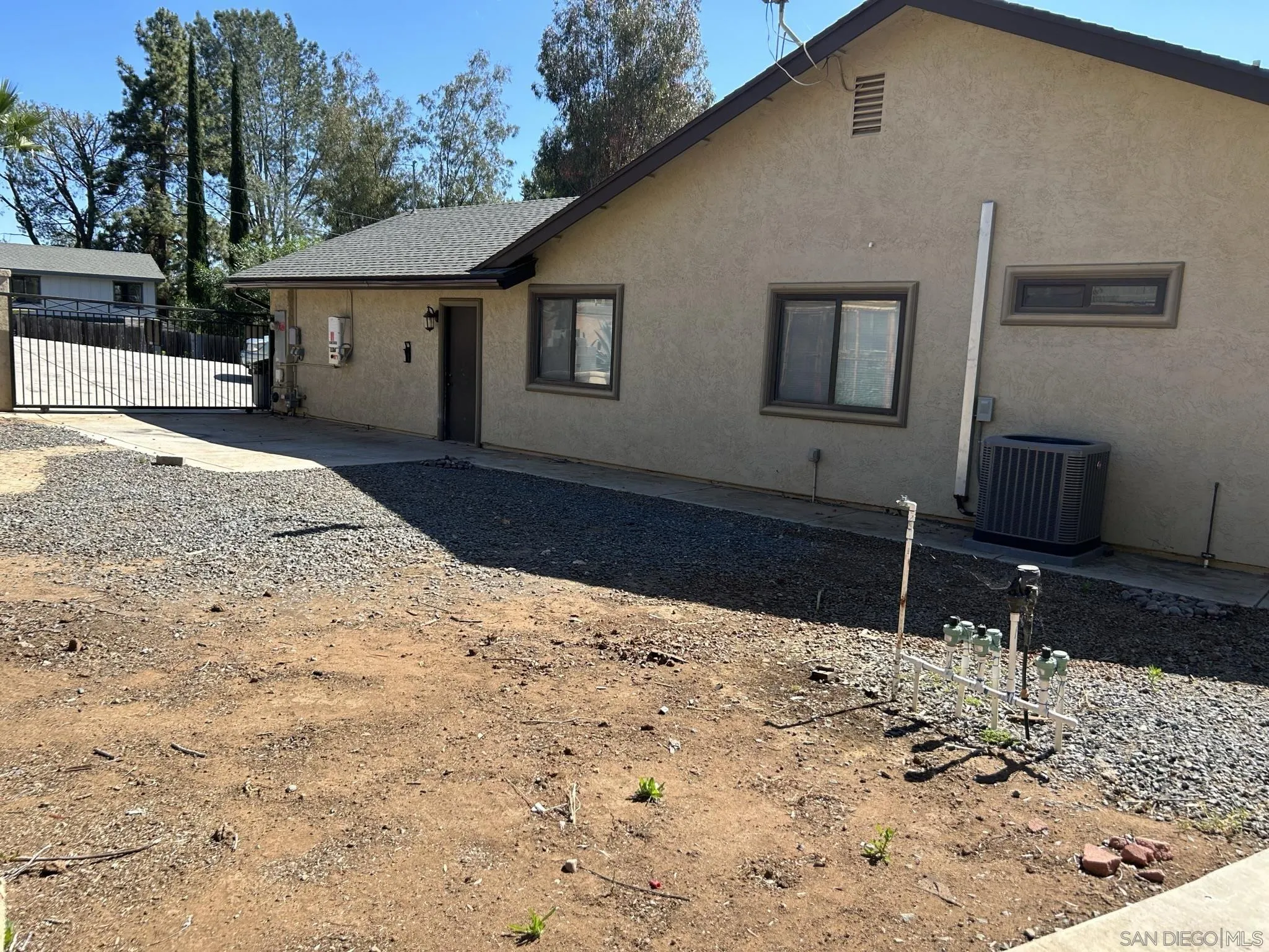 15408 Espola Road Poway, CA 92064 - Photo 7 of 27 a backyard of a house
