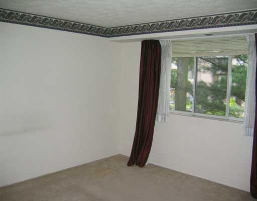 329 Ridge Point Circle, Unit B32 Bridgeville, PA 15017 - Photo 7 of 8 Master Bedroom.