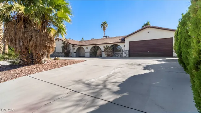 $749,000 | 2916 Candelaria Drive, Henderson, NV 89074