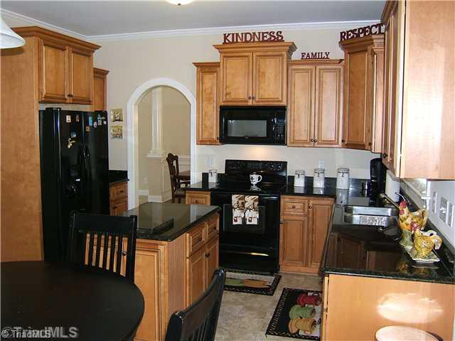 6318 Ridge Haven Road Greensboro, NC 27410 - Photo 5 of 16 Kitchen.