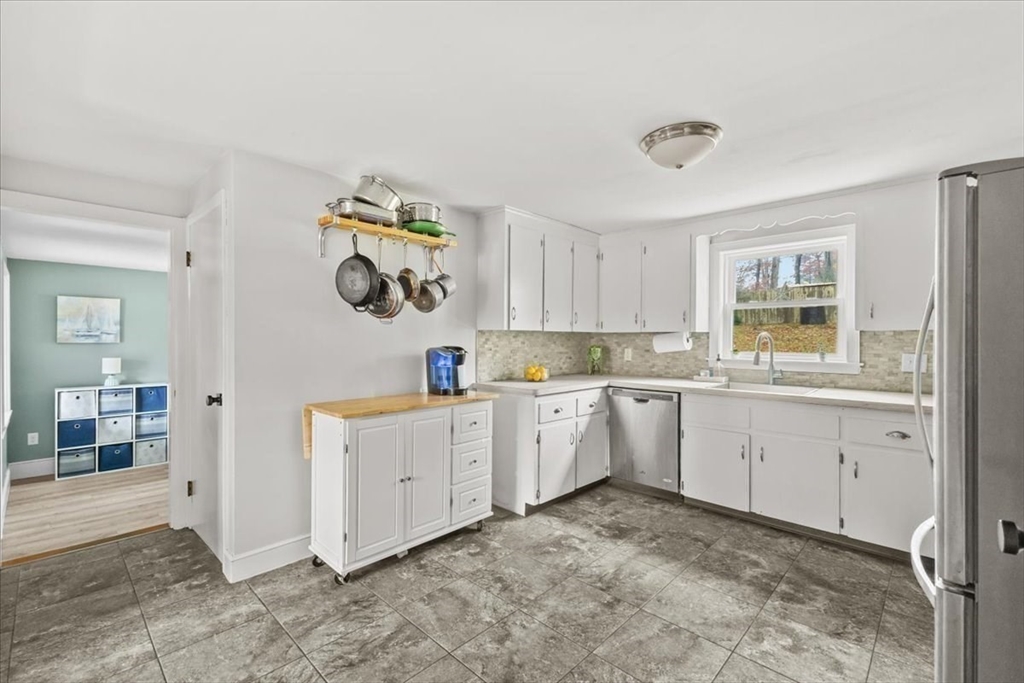 100 Whiting Street Hingham, MA 02043 - Photo 7 of 34