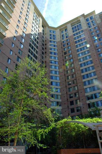 851 North Glebe Road, Unit 1603 Arlington, VA 22203 - Photo 1 of 16 The Continental, a Luxury Full Service Building