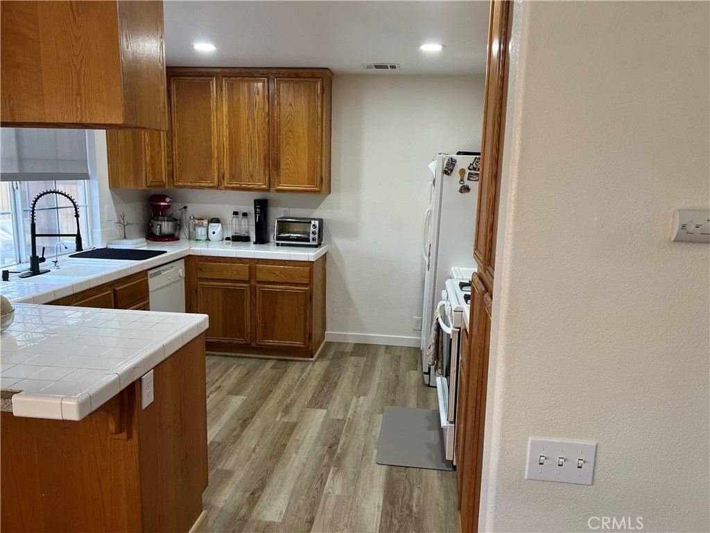 5315 Wenatchee Way Riverside, CA 92509 - Photo 7 of 21