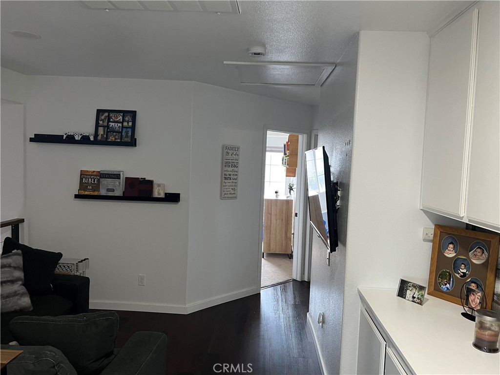 5315 Wenatchee Way Riverside, CA 92509 - Photo 9 of 21