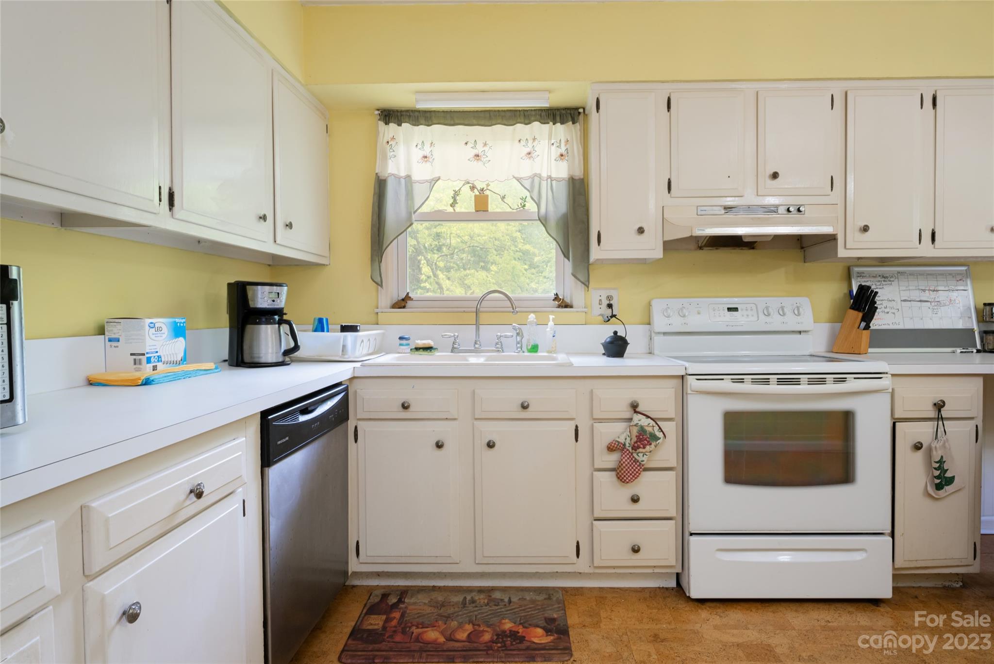 71 Melton Road Candler, NC 28715 - Photo 12 of 35 Gallery Image 12