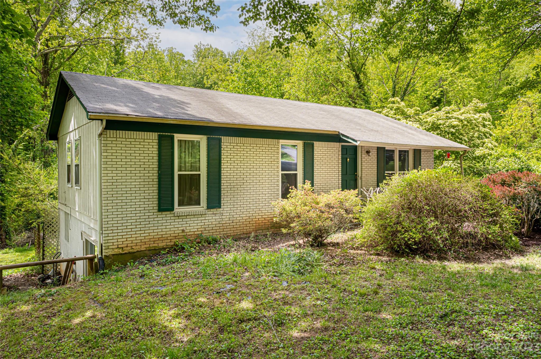71 Melton Road Candler, NC 28715 - Photo 3 of 35 Gallery Image 3