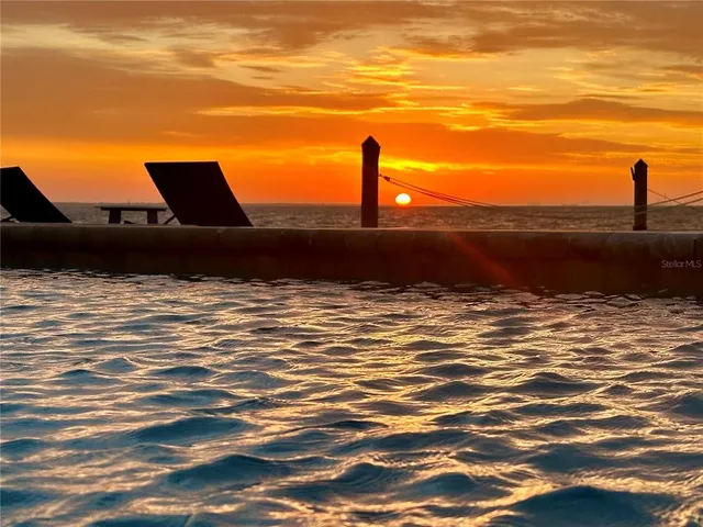 $2,000,000 | 1948 Carolina Avenue Northeast, St. Petersburg, FL 33703