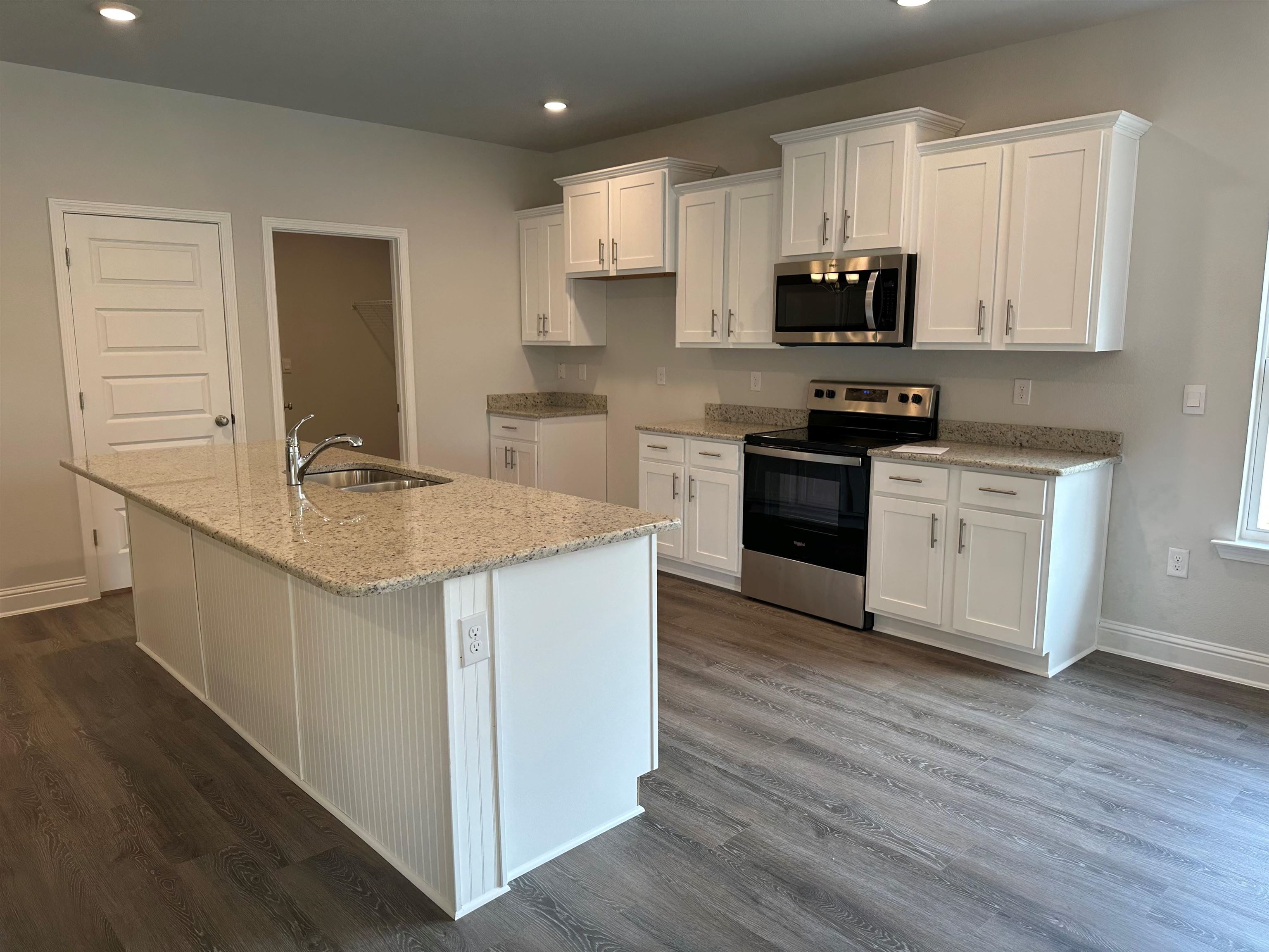 440 Emorie Avenue, Unit 21 Foley, AL 36535 - Photo 5 of 14 Kitchen