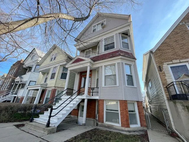 $1,800 | 3441 North Oakley Avenue, Unit G, Chicago, IL 60618