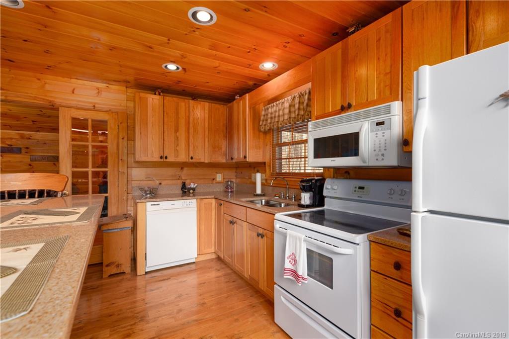 85 Sparkleberry Ridge Waynesville, NC 28785 - Photo 12 of 36 Gallery Image 12