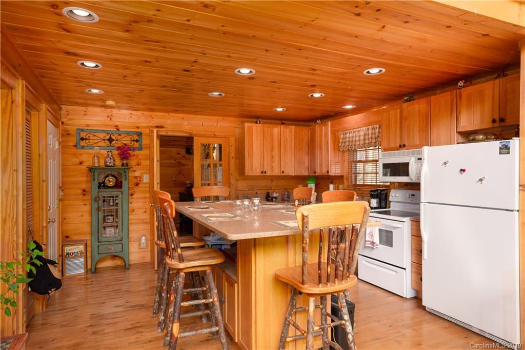 85 Sparkleberry Ridge Waynesville, NC 28785 - Photo 10 of 36 Gallery Image 10