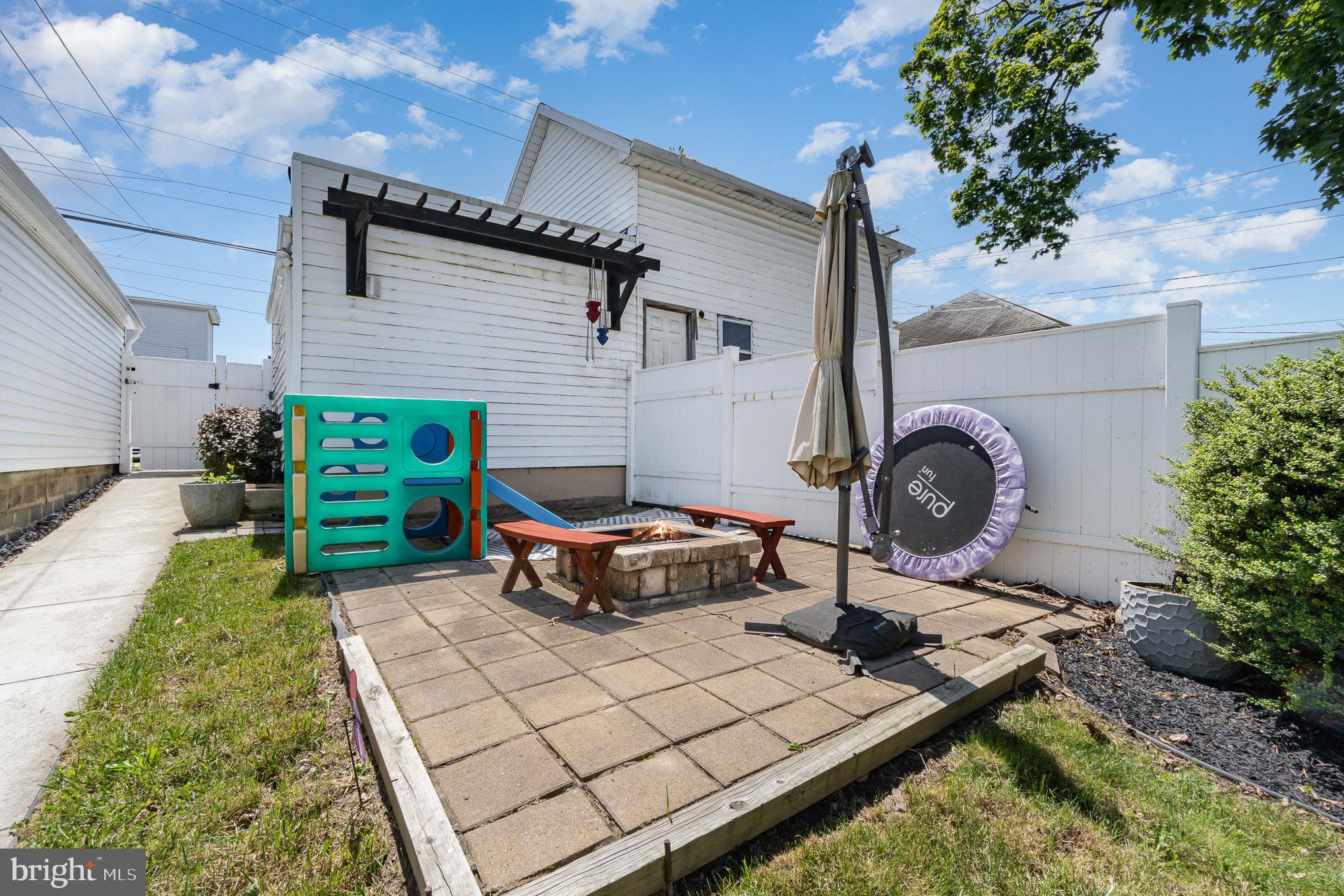 2541 Walnut Street Harrisburg, PA 17103 - Photo 7 of 31