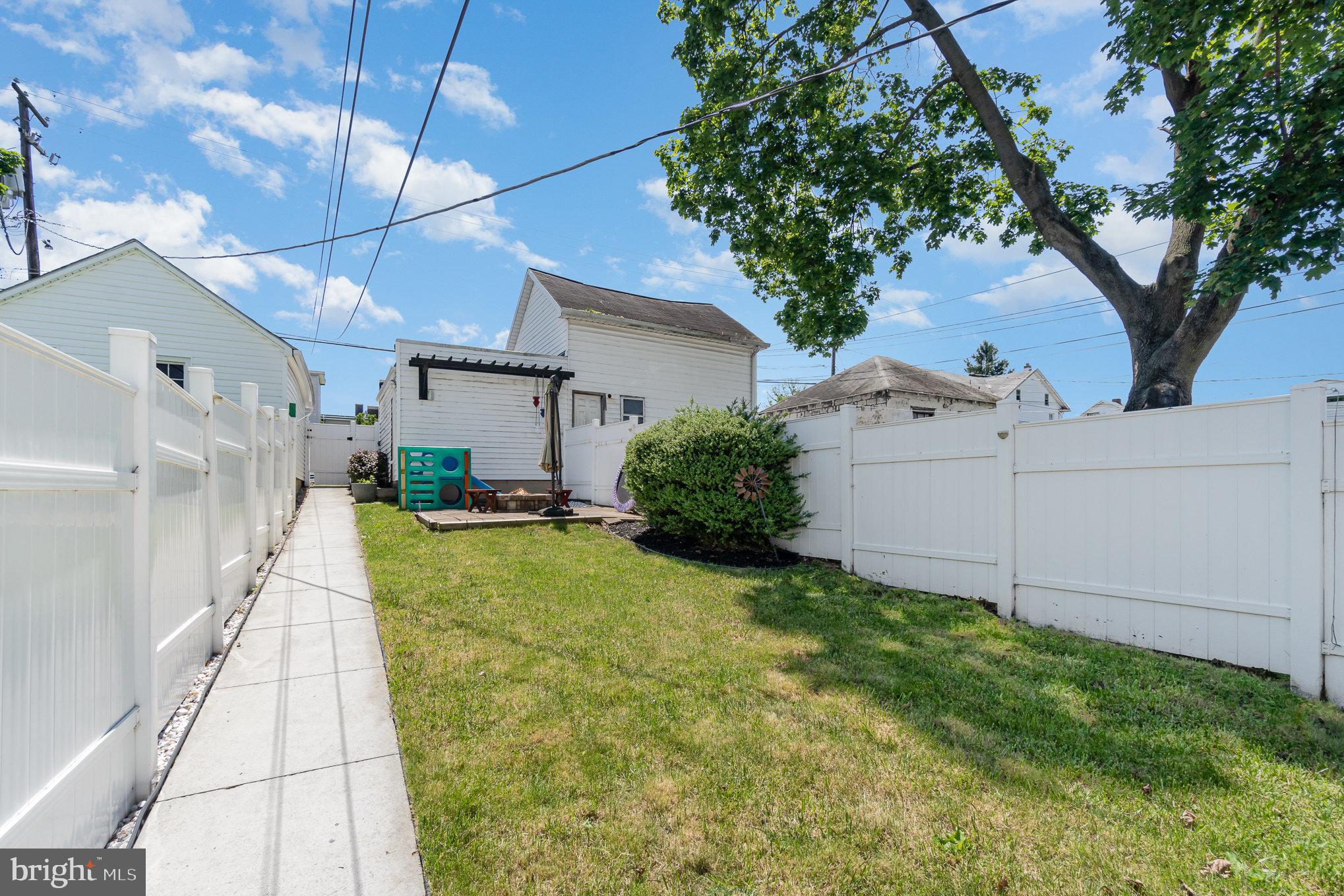 2541 Walnut Street Harrisburg, PA 17103 - Photo 8 of 31