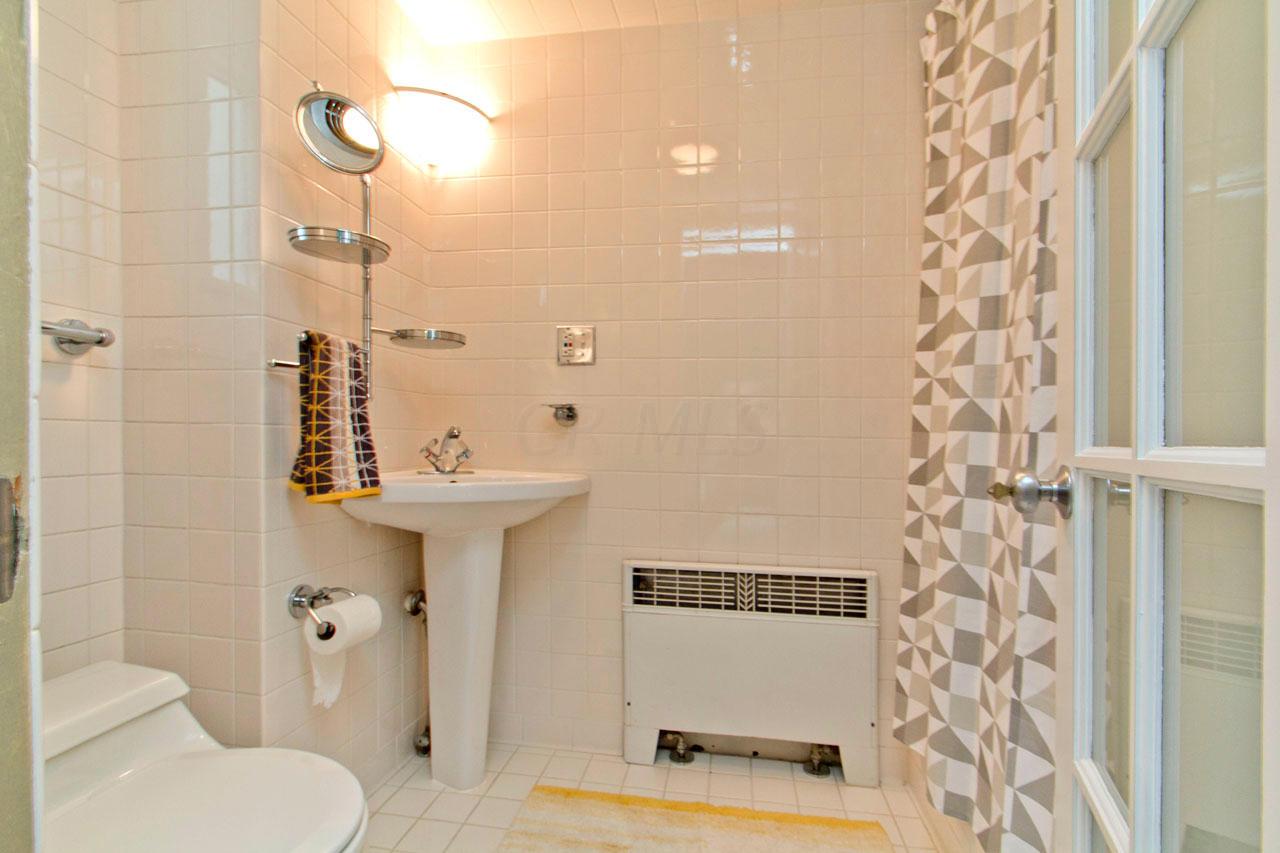 2793 Bexley Park Road Columbus, OH 43209 - Photo 18 of 37