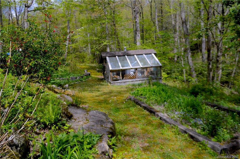 82 Moss Rock Road Maggie Valley, NC 28751 - Photo 5 of 24 Gallery Image 5