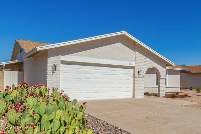 $482,900 | 2210 North Los Altos Drive, Chandler, AZ 85224